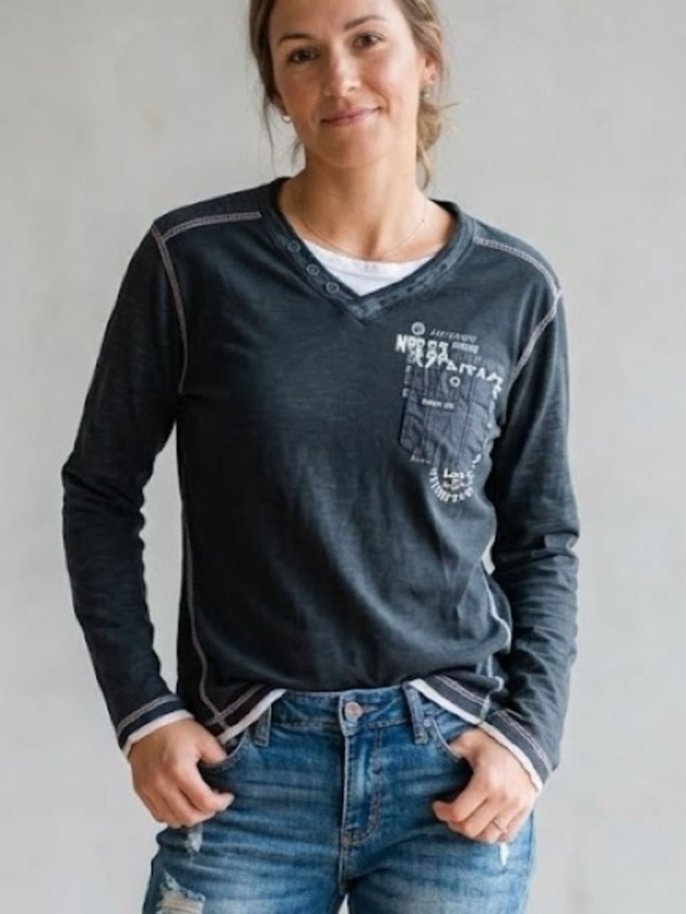 Urban Vintage L-Sleeve Distressed Look Blue Cotton Pocket Tee - Size S